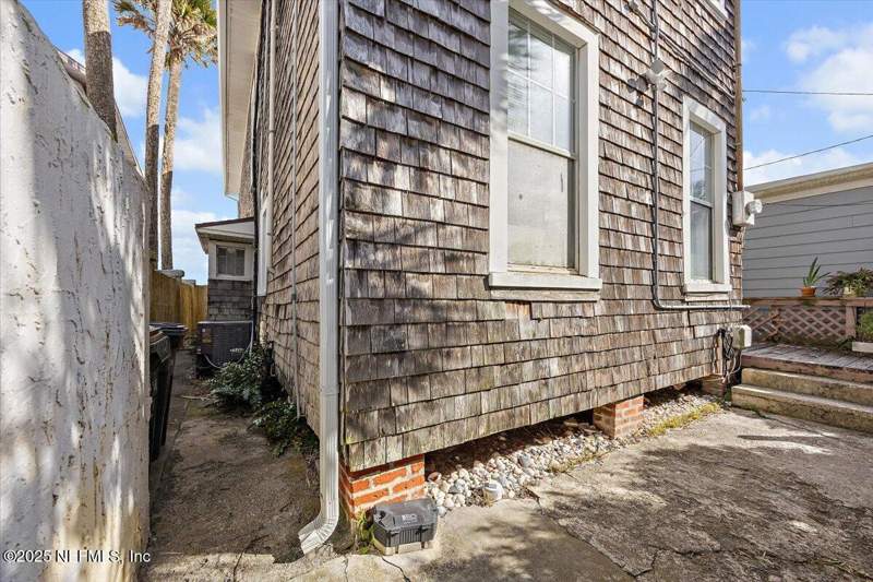 4 bedroom Single Family Residence at 517 Beach Avenue, Atlantic Beach, Atlantic Beach — photo 5