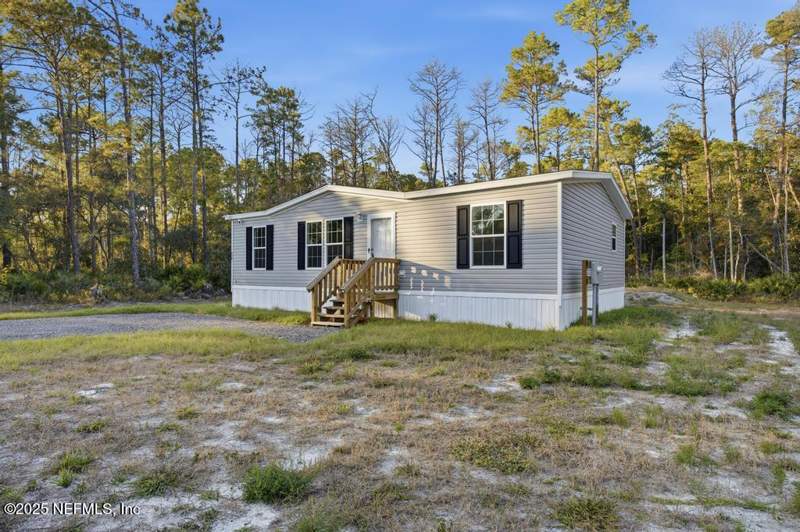3 bedroom Manufactured Home at 520 Hickory Nut Trail, St Johns Riverside Ests M, Satsuma — photo 4