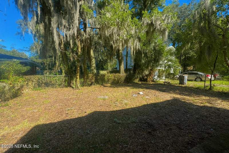 2 bedroom Single Family Residence at 135 W 23rd Street, Pearl Plaza, Jacksonville — photo 5