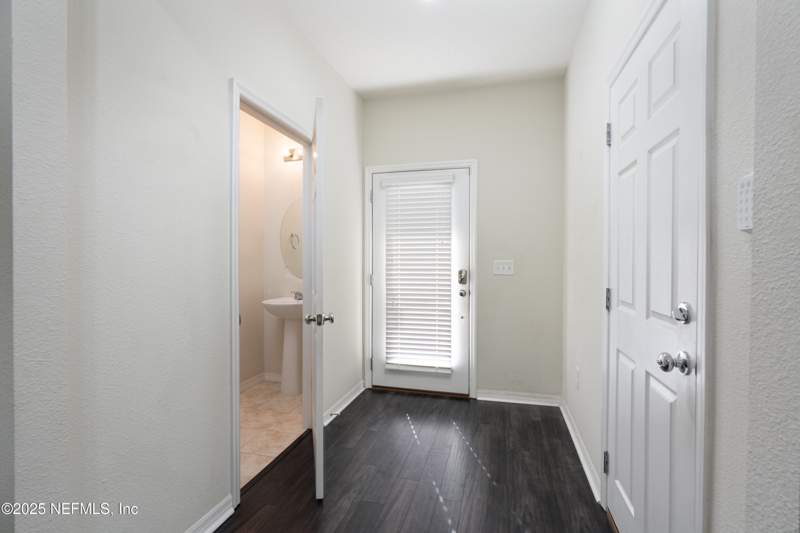3 bedroom Townhouse at 7025 Coldwater Drive, Bayberry, Jacksonville — photo 4
