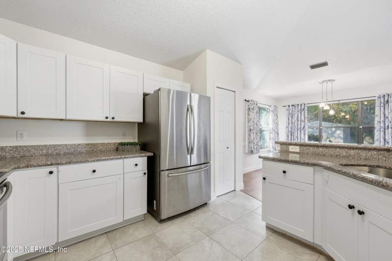 3 bedroom Single Family Residence at 1626 Sandy Hollow Loop, Sandy Hollow, Middleburg — photo 2