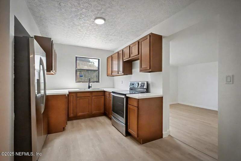 4 bedroom Single Family Residence at 8808 Norfolk Boulevard, Harbor View, Jacksonville — photo 5