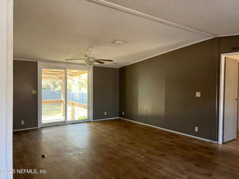 323 Incline Road, Satsuma FL - photo 6 of 12