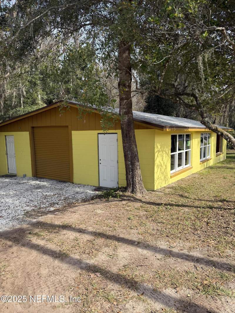 1 bedroom Single Family Residence at 2226 State Road 16, Bradley & Triplett, Green Cove Springs — photo 2