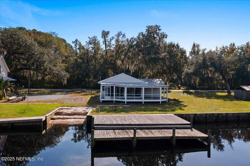1 bedroom Single Family Residence at 13555 County Road 13, Tocoi, St. Augustine — photo 2