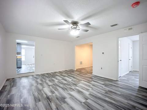 6914 Alachua Avenue, Jacksonville FL - photo 11 of 31