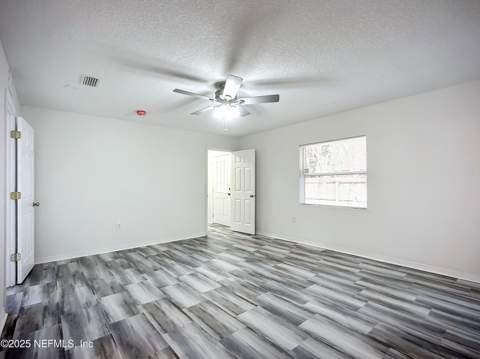 6914 Alachua Avenue, Jacksonville FL - photo 13 of 31