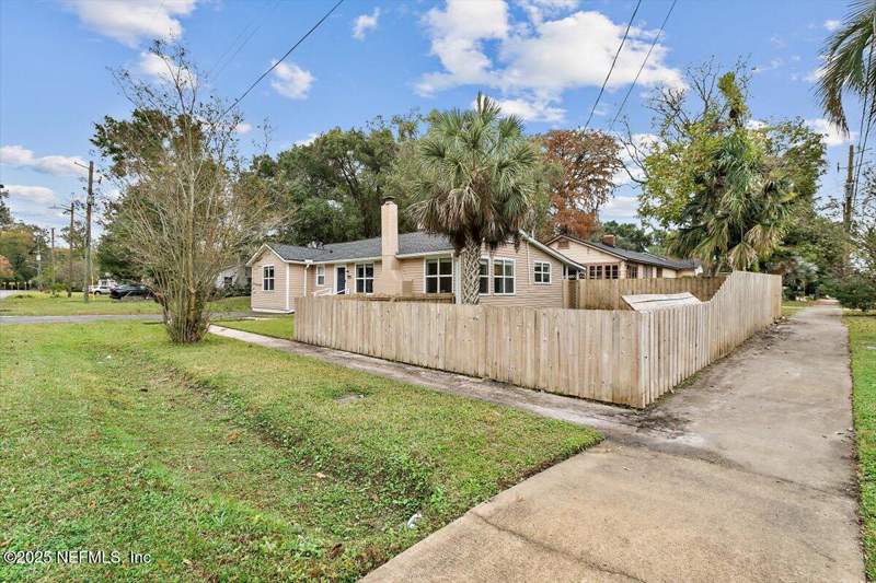 3 bedroom Single Family Residence at 4648 Fremont Street, Lakeshore, Jacksonville — photo 3