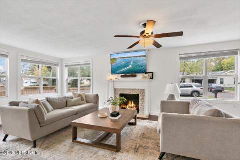 4648 Fremont Street, Jacksonville FL - photo 7 of 19