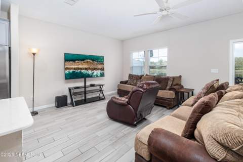 10307 Benson Lake Drive, Jacksonville FL - photo 9 of 28