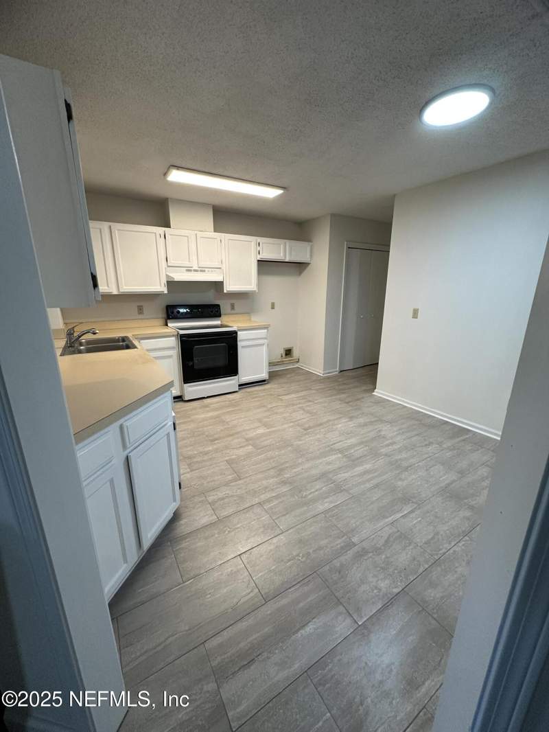 3 bedroom Single Family Residence at 10060 Hidden Branch Drive, Sunbeam Area, Jacksonville — photo 5