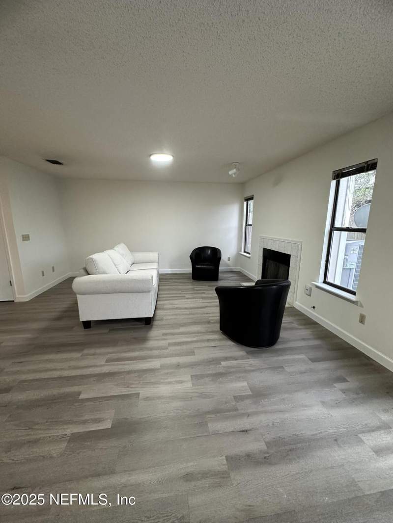 3 bedroom Single Family Residence at 10060 Hidden Branch Drive, Sunbeam Area, Jacksonville — photo 4
