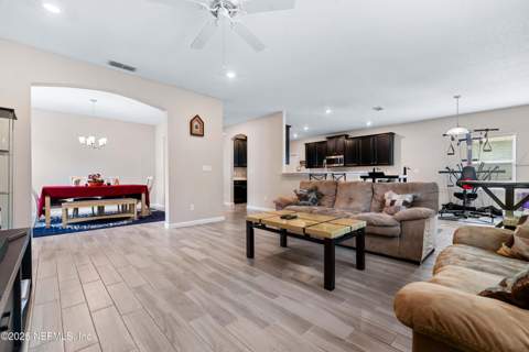 15815 Douglas Lake Drive, Jacksonville FL - photo 8 of 41