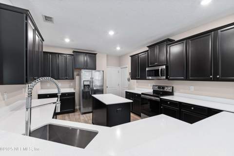 15815 Douglas Lake Drive, Jacksonville FL - photo 14 of 41