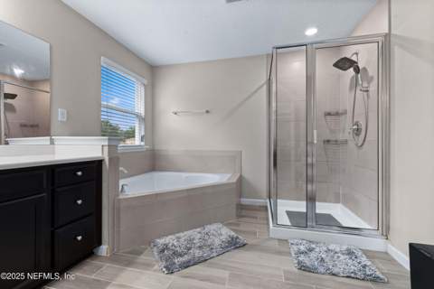 15815 Douglas Lake Drive, Jacksonville FL - photo 24 of 41