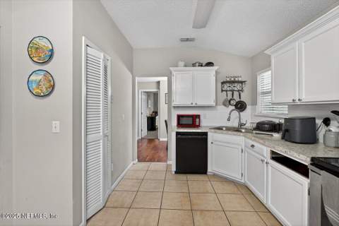 12311 Sondra Cove Trail, Jacksonville FL - photo 12 of 29