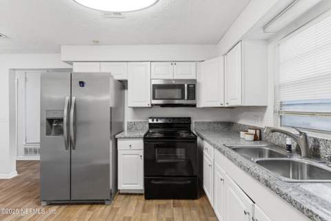 4663 Roanoke Boulevard, Jacksonville FL - photo 7 of 19