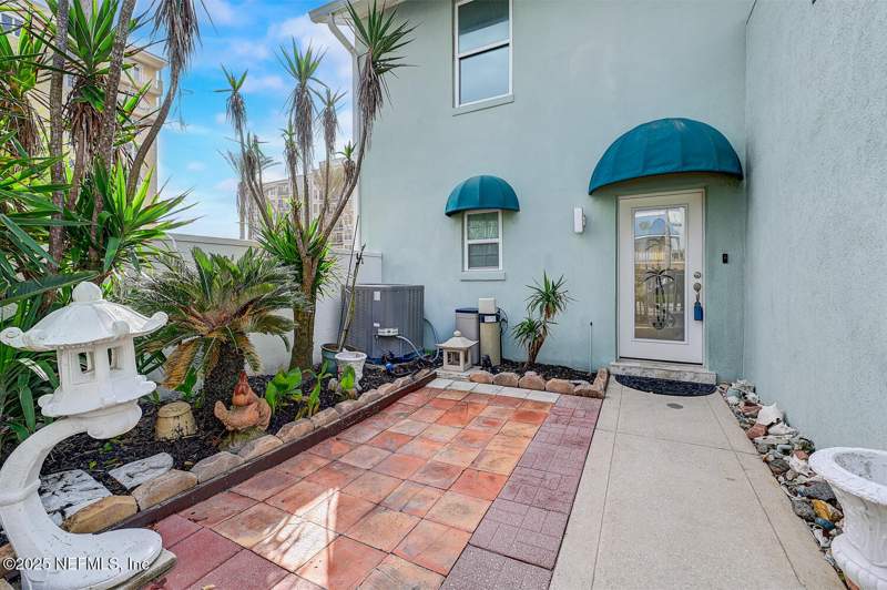 3 bedroom Townhouse at 1510 1st Street, Courtyards At 15th, Jacksonville Beach — photo 4