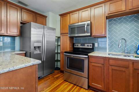 4750 Attleboro Street, Jacksonville FL - photo 8 of 36