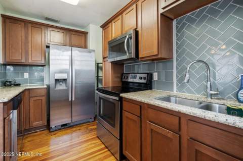 4750 Attleboro Street, Jacksonville FL - photo 10 of 36