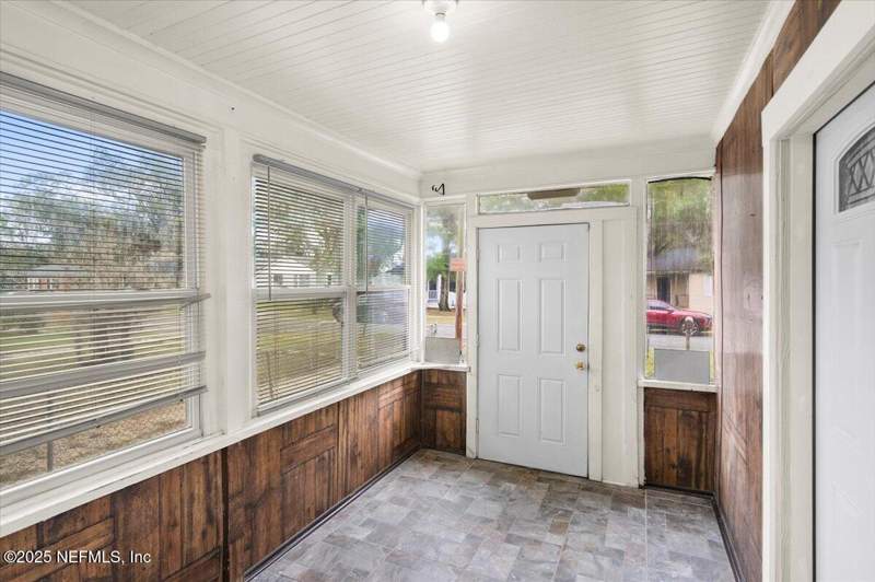 2 bedroom Single Family Residence at 8126 Paul Jones Drive, Lake Forest, Jacksonville — photo 4