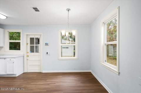 8126 Paul Jones Drive, Jacksonville FL - photo 9 of 27