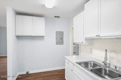 8126 Paul Jones Drive, Jacksonville FL - photo 13 of 27