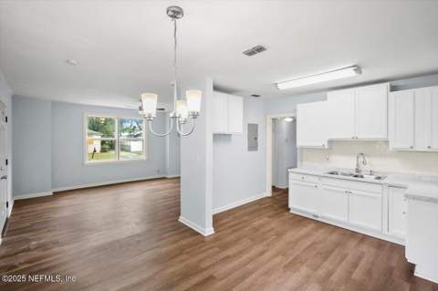 8126 Paul Jones Drive, Jacksonville FL - photo 15 of 27