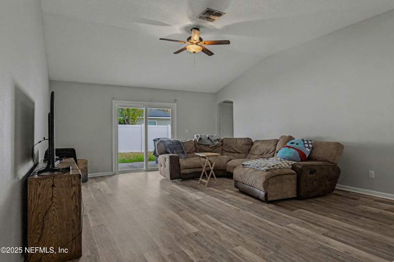 4 bedroom Single Family Residence at 2039 Patriot Walk Drive, Patriot Ridge, Jacksonville — photo 5