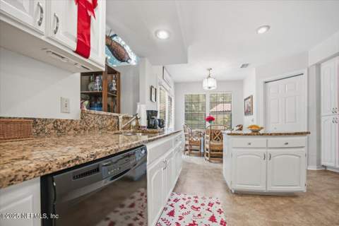 4545 Corrientes Circle, Jacksonville FL - photo 8 of 21