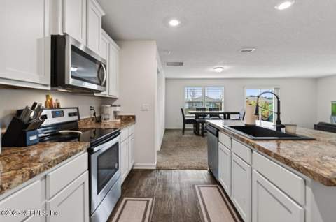 3560 Sunfish Drive, Jacksonville FL - photo 7 of 46