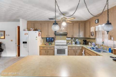 6276 Magnolia Street, Keystone Heights FL - photo 14 of 45