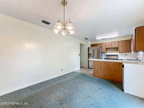8157 Galaxie Drive, Jacksonville FL - photo 12 of 37
