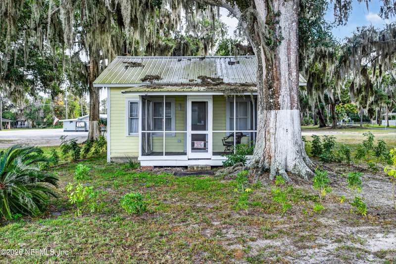 2 bedroom Single Family Residence at 201 Oak Street, Welaka, Welaka — photo 2