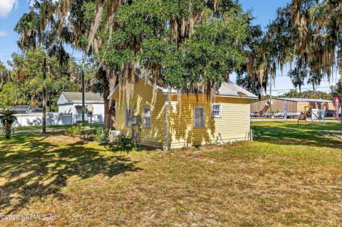 201 Oak Street, Welaka FL - photo 12 of 127