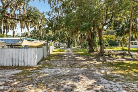 201 Oak Street, Welaka FL - photo 13 of 127