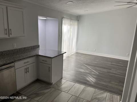 3596 Cypress Street, Jacksonville FL - photo 6 of 21