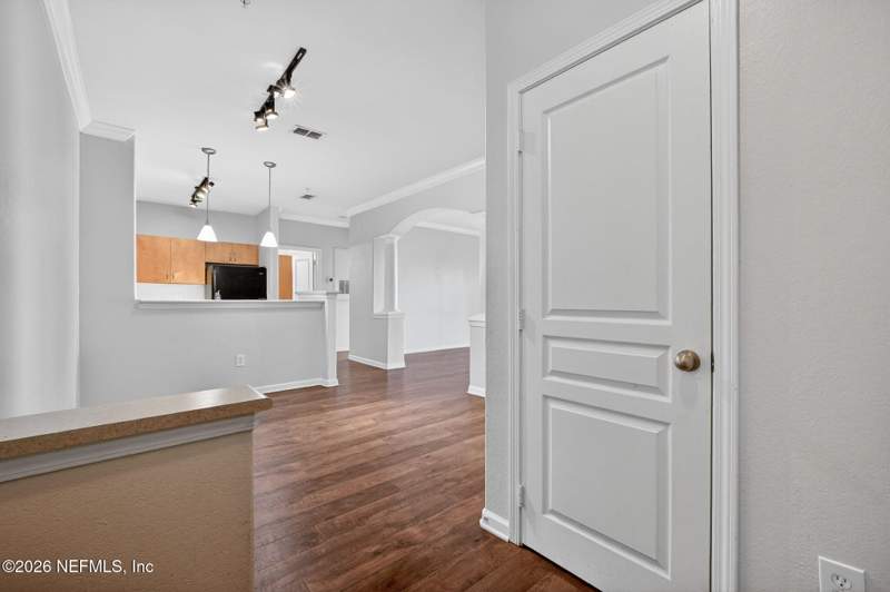 2 bedroom Condominium at 8290 Gate Parkway #707, Gardens Of Bridgehampton, Jacksonville — photo 2