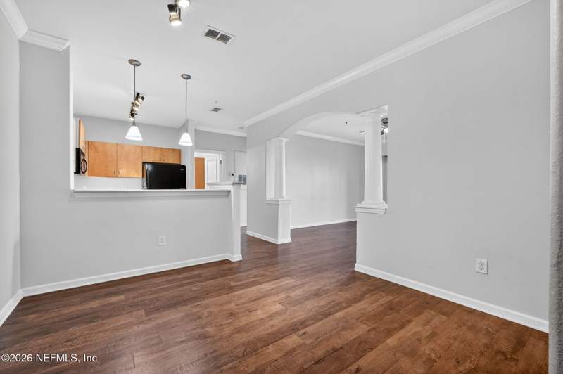 2 bedroom Condominium at 8290 Gate Parkway #707, Gardens Of Bridgehampton, Jacksonville — photo 3