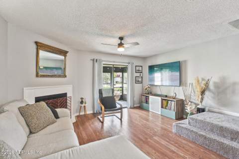 8300 Plaza Gate Lane #1242, Jacksonville FL - photo 9 of 24