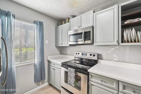 8300 Plaza Gate Lane #1242, Jacksonville FL - photo 14 of 24