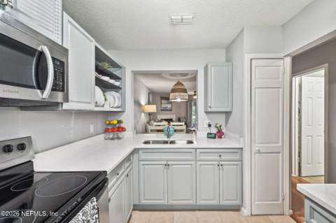 8300 Plaza Gate Lane #1242, Jacksonville FL - photo 15 of 24