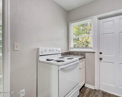 1328 Carvill Avenue, Jacksonville FL - photo 22 of 36