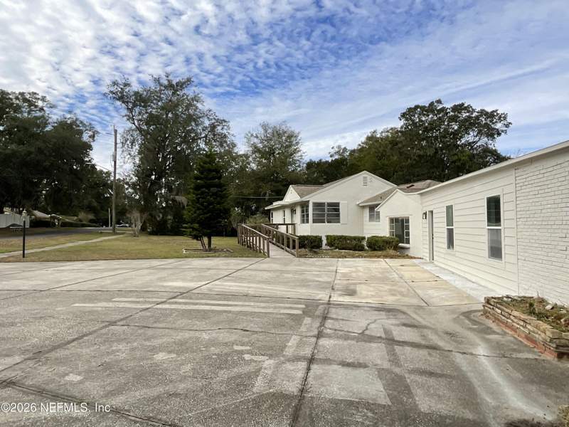 6 bedroom Single Family Residence at 9787 Kline Road, Southside Estates, Jacksonville — photo 4