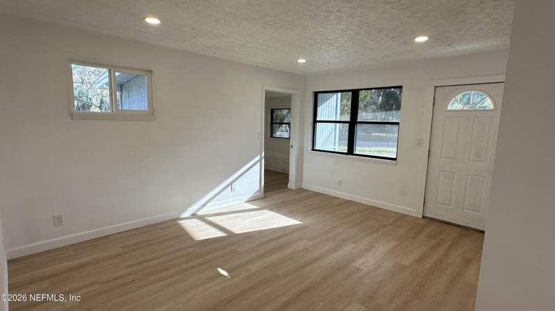 4 bedroom Single Family Residence at 8808 Norfolk Boulevard, Harbor View, Jacksonville — photo 3