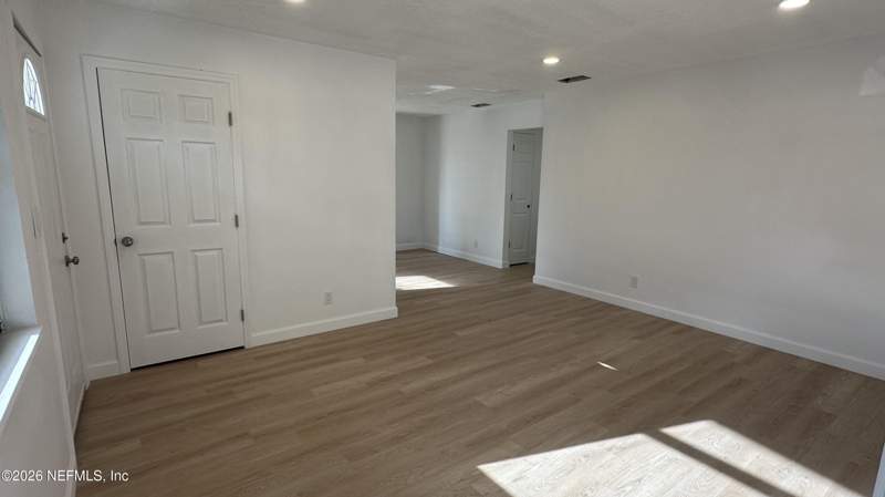 4 bedroom Single Family Residence at 8808 Norfolk Boulevard, Harbor View, Jacksonville — photo 4
