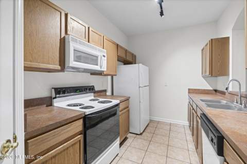 10550 Baymeadows Road #601, Jacksonville FL - photo 17 of 38