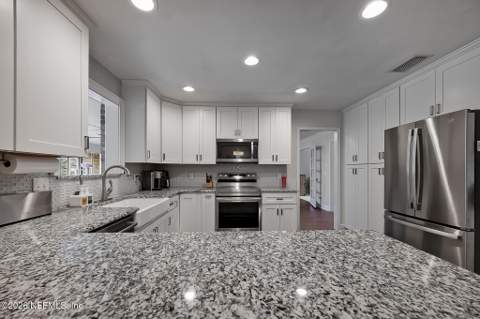 9662 Trendle Lane, Jacksonville FL - photo 19 of 50