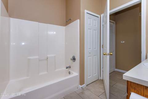 6070 Maggies Circle #105, Jacksonville FL - photo 11 of 25
