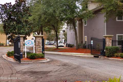 6070 Maggies Circle #105, Jacksonville FL - photo 18 of 25